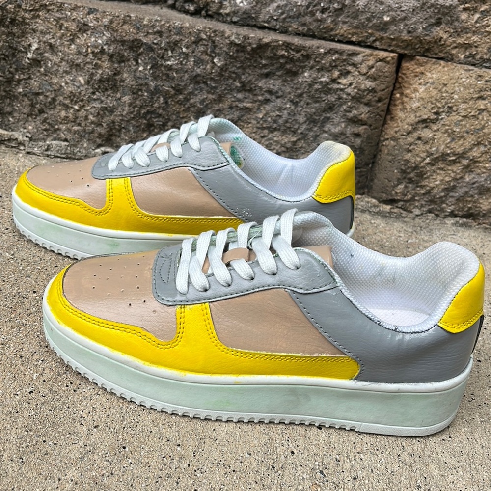 NOBO hand painted 7 ½ Woman’s. Colors: grey, yellow, tan w/ white laces